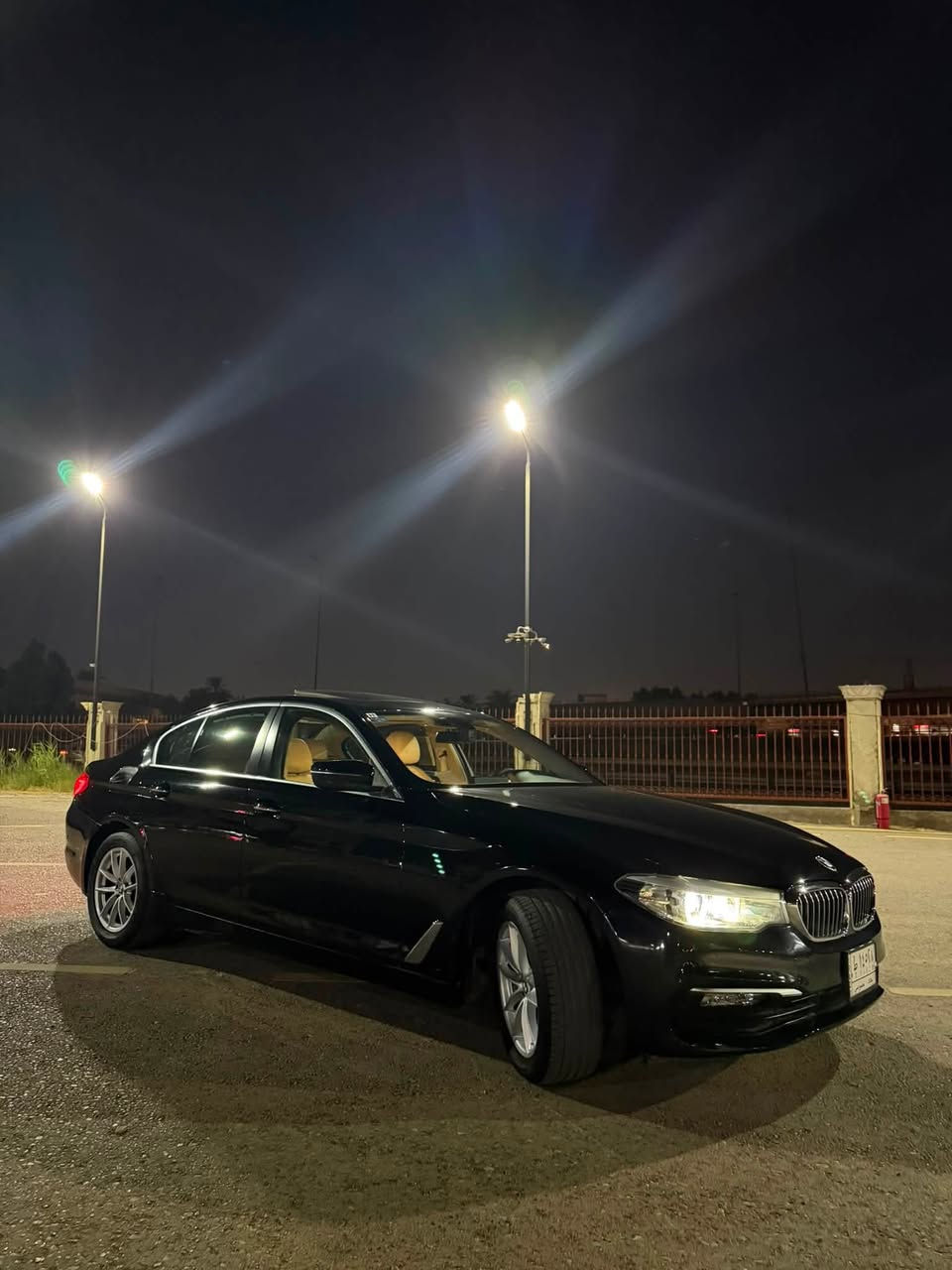 السلام عليكم, Bmw 520i 2018
وكالة العروش كلين بدون تبديل وبدون صبغ ماشية 65000km مالك واحد، مكينة وكير كفالة صيانة دورية يم منتظر اوتو
مواصفات خليجية
فتحة 
كشنات جلد
انظمة قيادة 
بصمتين 

رقم بغداد باسمي تحويل مباشر
مكان السيارة بغداد المنصور 
السعر 255$ وبي مجال بسيط
***********
