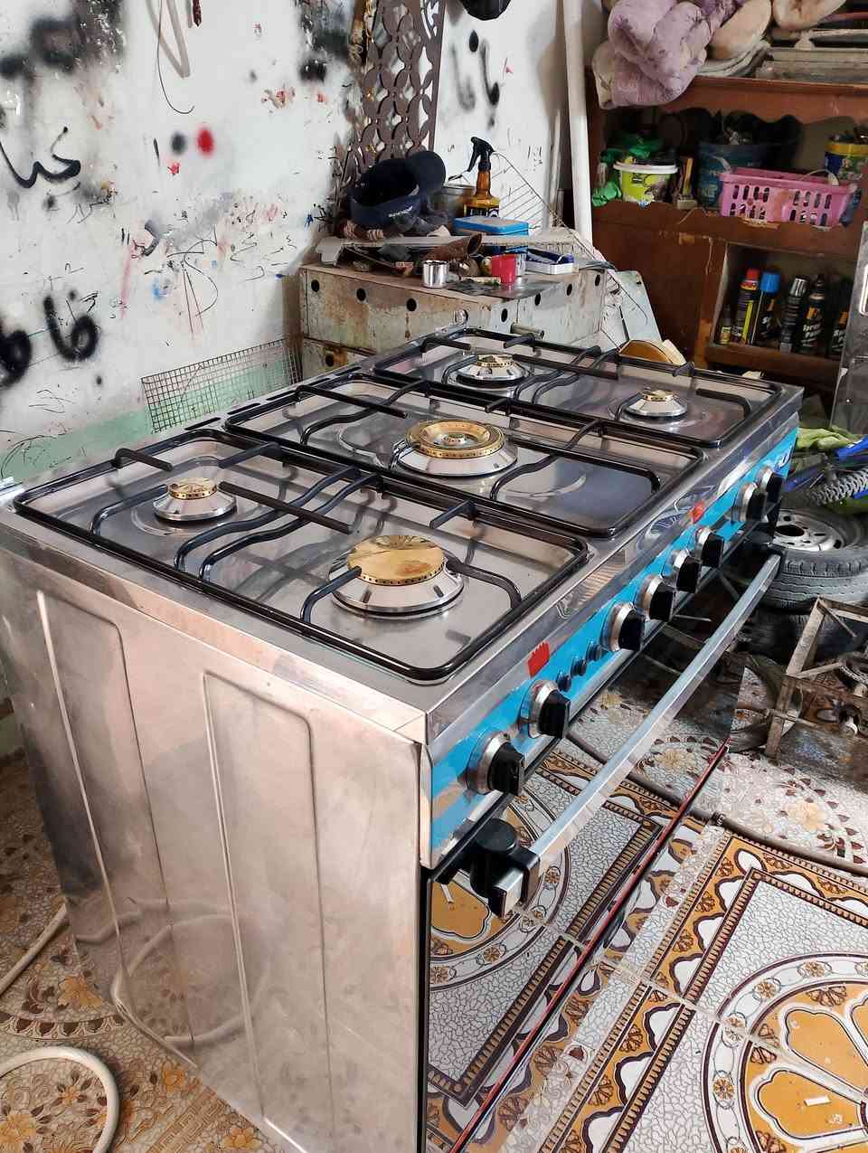 طباخ فرش الباب الاول للبيع شرط الشغل نار زركه العنوان سوق الشيوخ الحسائيه اتصال ***********
