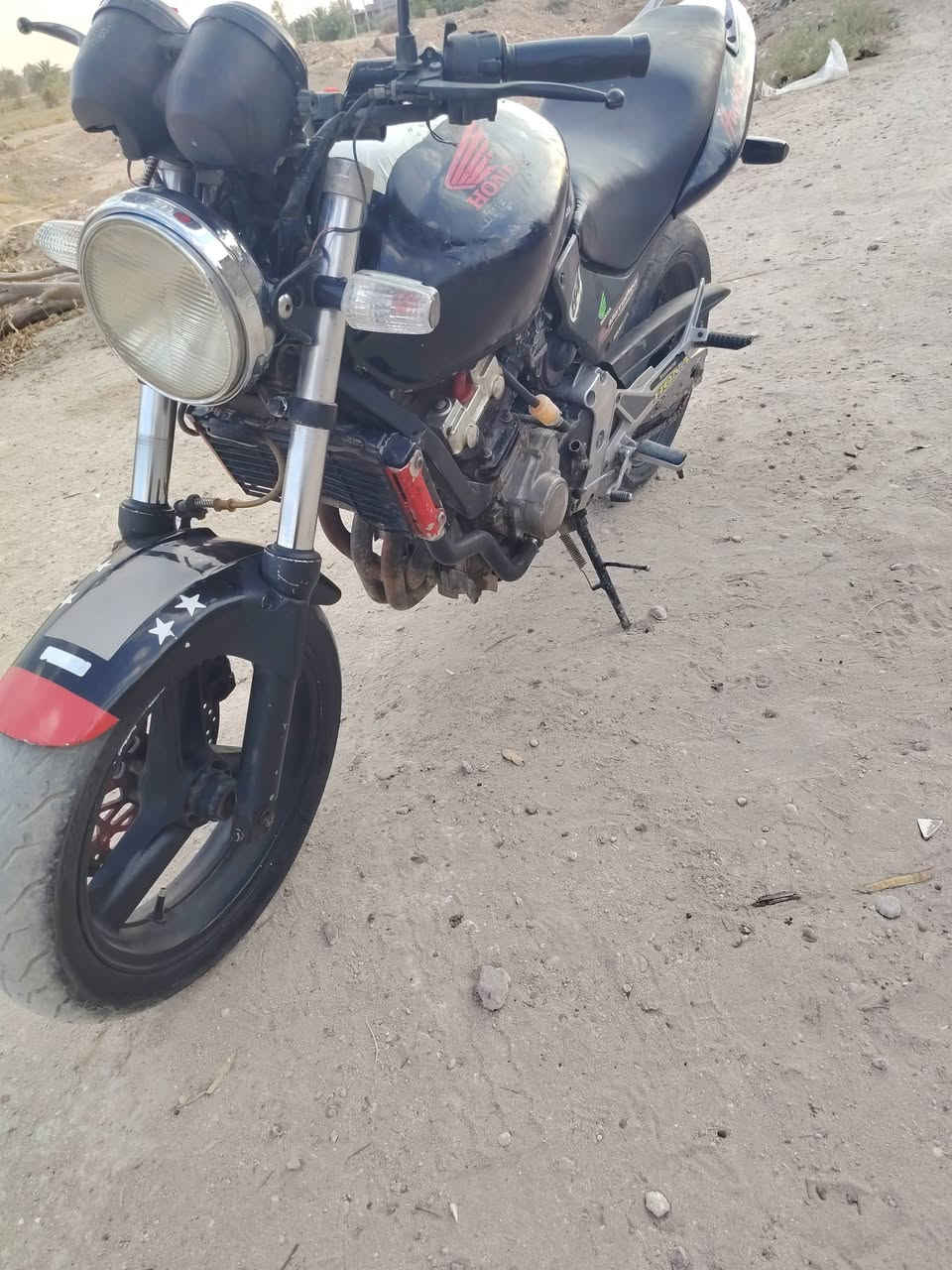 هورنت ربع لبيع
دراجه شغاله نكره بس فاره يطق 
شغله تمشي عادي بس بيه صوت
ابيع كوم حديد
سعر 900 وبيه مجال غليل 
رقم ***********
مكاني لانبار الكرمه
