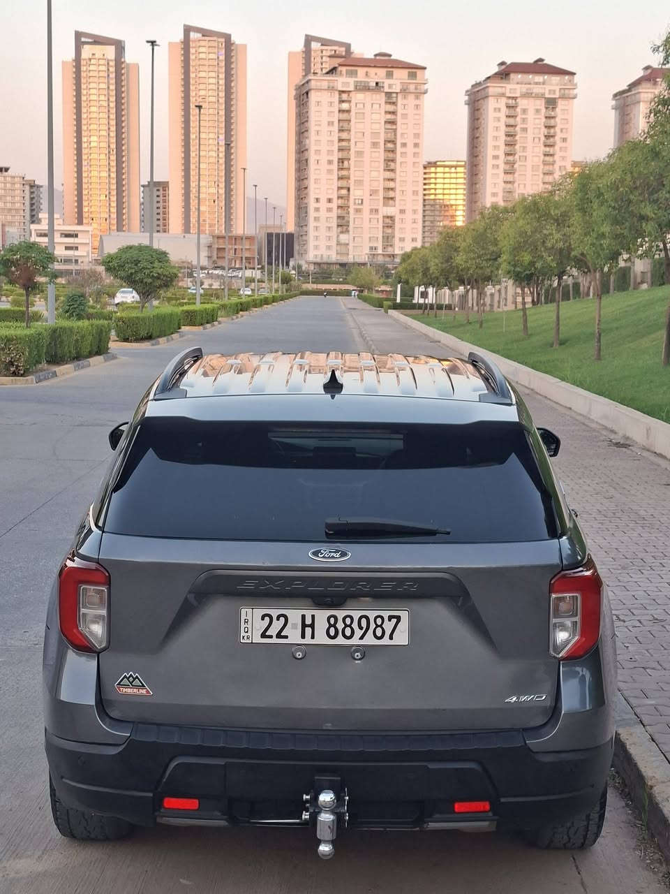 ‏Ford Explorer 2022 Timberline 4WD
السياره مرقمه جاهزة هزة رقم سنوية جديد بسمي السيارة 

الموديل : 2022

اللون :  نفطي 

 العداد :  44مايل

السعر : 260

 حجم المحرك : 4 سلندر (2,3L تيربو )
السيارة حادثها كلش خفيف بجم كبس بدون ايرباك رقم شاصي موجود بالمنشور 

المواصفات : Timberline

دبل اكسل 4WD
بصمة تشغيل 
كاميرة امامية و خلفية( 360 )
بصمات ابواب 
كراسي جلد لون زيتوني 
كراسي امامي تدفئة 
كراسي خلفي VIP تدفئة 
صندوق كهربائي  
كشنات كهربائي 
كشنات خلفي كهربائي
كشنات تدفئة 
كشنات خلفي تدفئة 
ستيرن تدفئة 
حساسات امامي وخلفي 
تشغيل عن بعد 
بصمة ترحيب 
عدد المقاعد (7) راكب 
رادار  وحساس امامي وخلفي
كشافات 
بريك بصمة Auto stop  
دبل صالنصه
بعد هواية مواصفات السيارة حيل نضيفة جاهزة مابيها اي نقص بشرط كير محرك تبريد كهربايات كله بشرط هزة رقم سنوية  جديد بسمي السيارة مكاني سليمانية سعر 260مجال للطيبين  للإستفسار اكثر اتصل ***********

