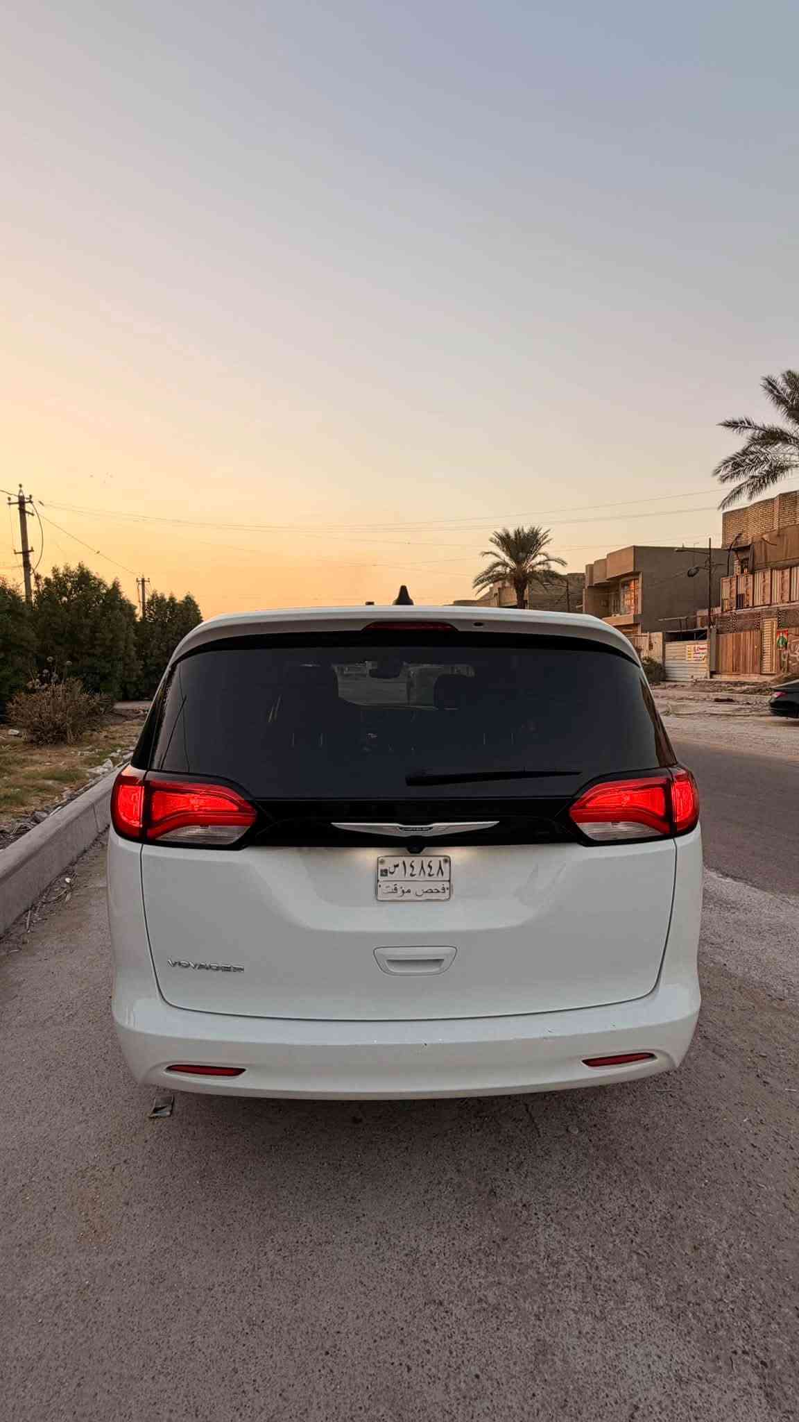 السلام عليكم
كرايسلر فويجر ٢٠٢٣ للبيع 
حادثه بالصور وموجود رقم الشاصي 
بوب وجنطه كهرباء ٦ سلندر ٣.٦  السياره حره بدون رقم وبسمنه المكان بغداد مدينه الصدر ماشيه تقريباً ٨٠ الف كيلو  
رقم راعيه ‭***********‬
السعر ١٨٥ وبيه مجال
