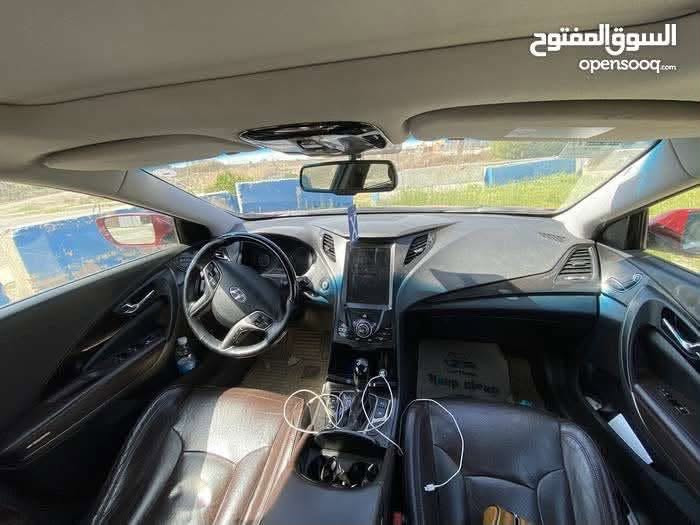 السلام عليكم هونداي ازيرا ٢٠١٤ خليجي ٦ سلندر مكينة 3300 مبدل كازكيت فقط شرط الفحص السيارة فووول الفول بانوراما كشنات تدفئة تبريد مكفولة من الضربة والصبغ والتبديل فقط بارد شبر بالجاملغ الامامي رقم اربيل وبأسمي مكان السيارة بغداد حي اور 
السعر 125 مع المجال انشاء الله
للتواصل ***********
