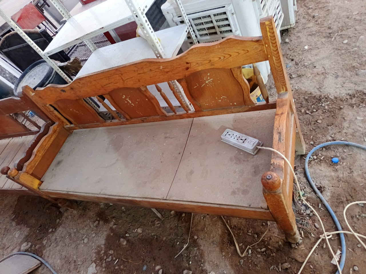 سلام عليكم غنفات لبيع عداد اربعه ابيعهن شلع عنوان رحمه ***********
