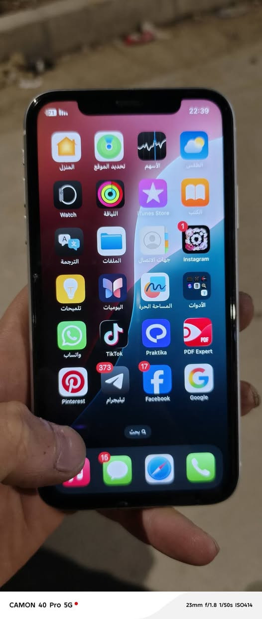 آيفون XR • بطارية ٦٣٪ • فيس أيدي شغال