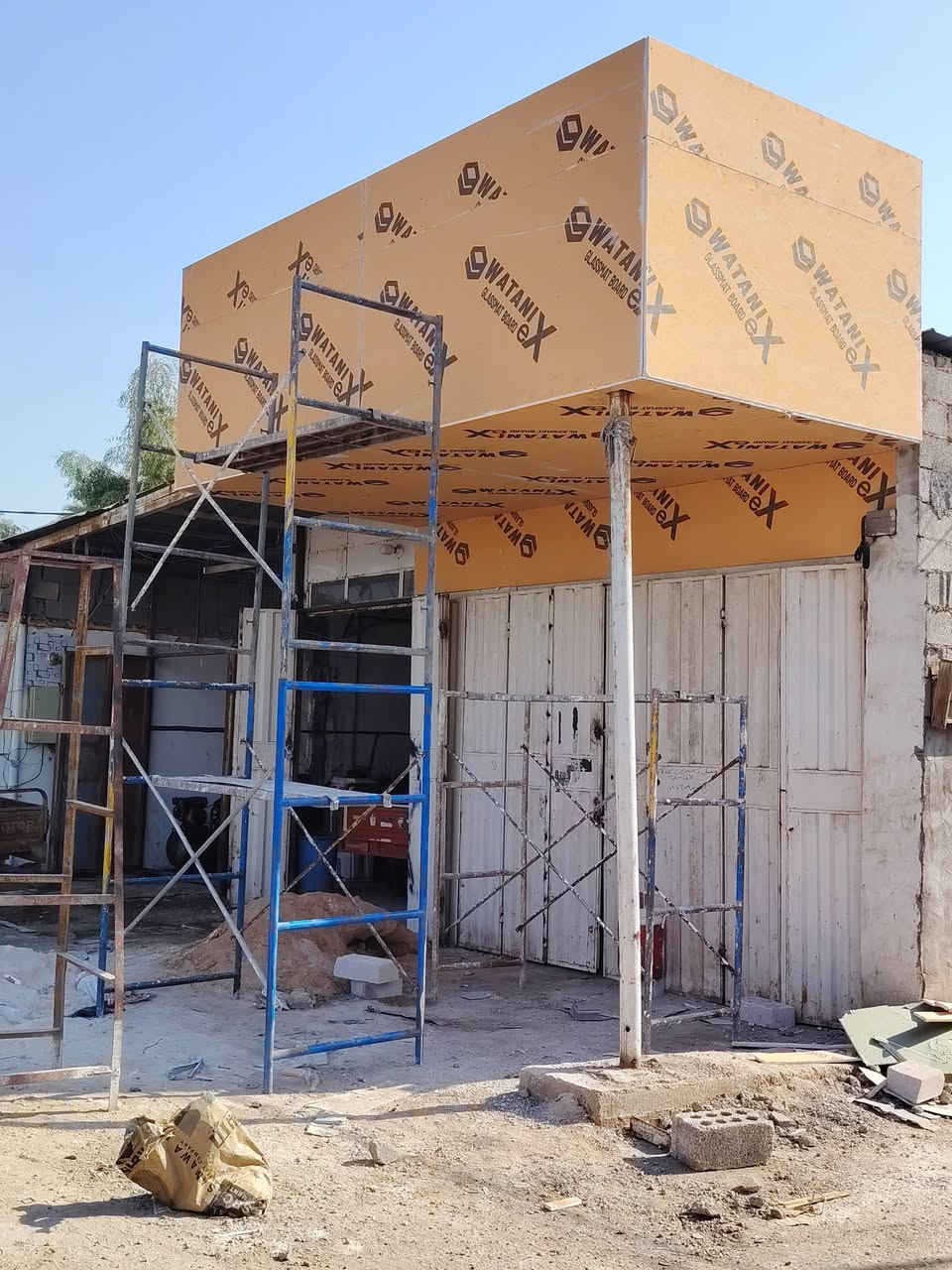كادر متكامل بخبرات عاليه ومستعدين لكافة الاعمال الديكورات والاصباغ الخارجيه والداخليه اسعار مناسبه موقعنه كربلاء الحسينيه والتوفيق للجميع انشالله ***********
