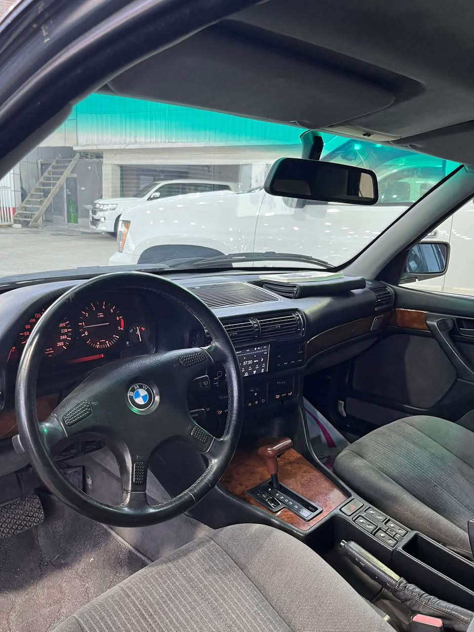بي ام 730i • ١٩٩٠ • صبغ جمالية