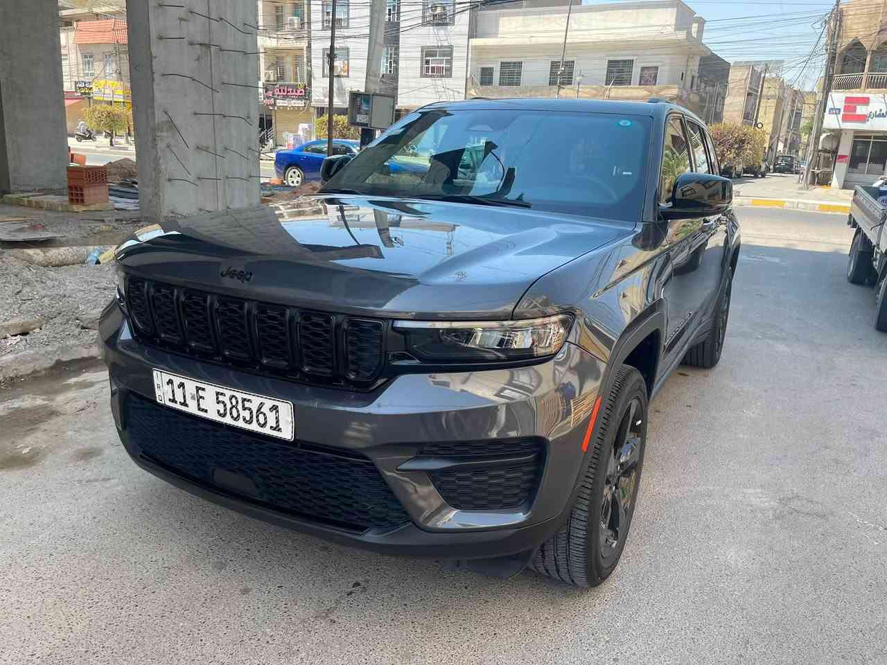 سلام عليكم 
للبيع جيب موديل ٢٤ بغداد بسمي ماشيه ٢٦ الف محرك ٣٦٠٠ فول مواصفات فتحه ورادارات ٥ راكب سياره جديده تعتبر كلين فقط بيه بارد جاملغ امامي عكس السايق فقط والباقي مكفوله من الرصعه والصبغ والتبديل كلش جديده وصور الحادث بالمنشور 
مكاني بغداد السعر ٣٠٨ 
شراي يتصل ***********
