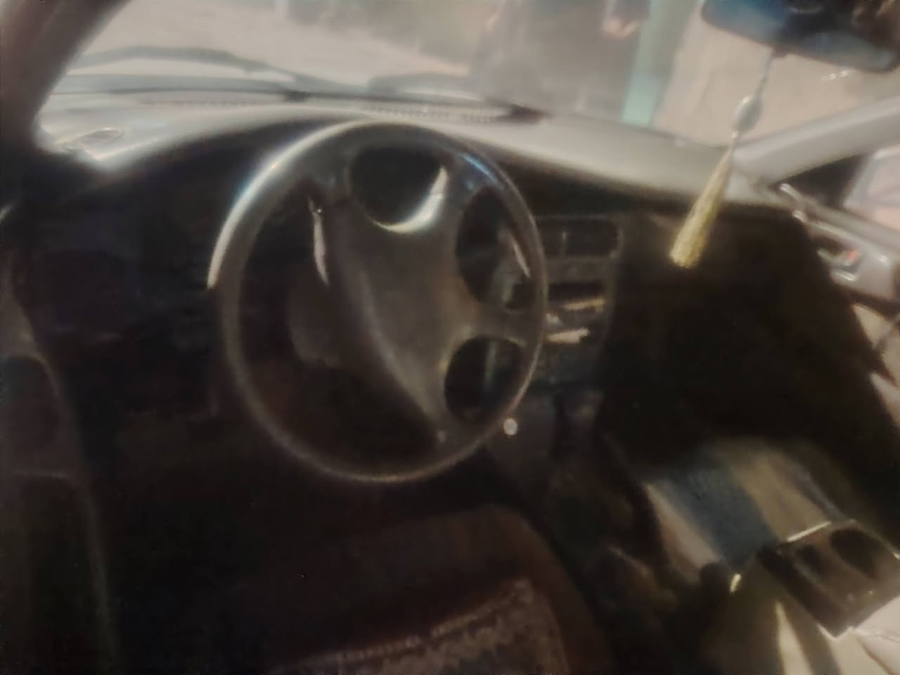 كرونه لبيع سياره مكينه جديدة وكير وباتري وخير من الله سياره ورقم بغداد ب33وبيه مجال كشره حلو بس لن بليل لصور مو واضحه 
العنوان الديوانية قضاء المهناويه الشراي بي خير ويدلل 
اتصل ***********
