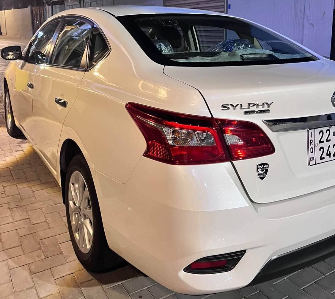 نيسان سنترا وارد صيني للبيع مديل 25 زيرو فقط ماشيه 2000 كم فتحه سقف كامره تحكم ستيرن داخل اسود مخمل  رقم اربيل تريد وكاله تريد تحويل مكاني البصره كفاله عامه من الزلغ *********** Singapore
