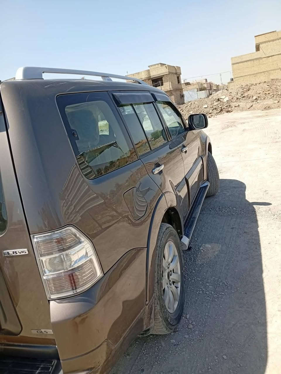 ميتسوبيشي باجيرو • رقم بغداد • السلاميات