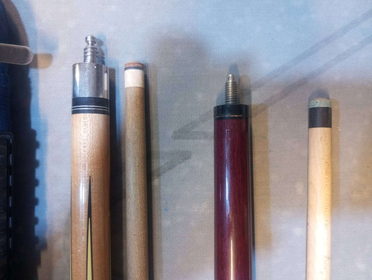عدة بليارد للبيع كاملة
كيوب فيوري طرحة قديمه عدل
كيوب كسرة 
كيوب جامب برديتور
وباقي موضح بصورة
 سعر 275 الف بي مجال قليل
مكاني بغداد بسماية 7722656466
