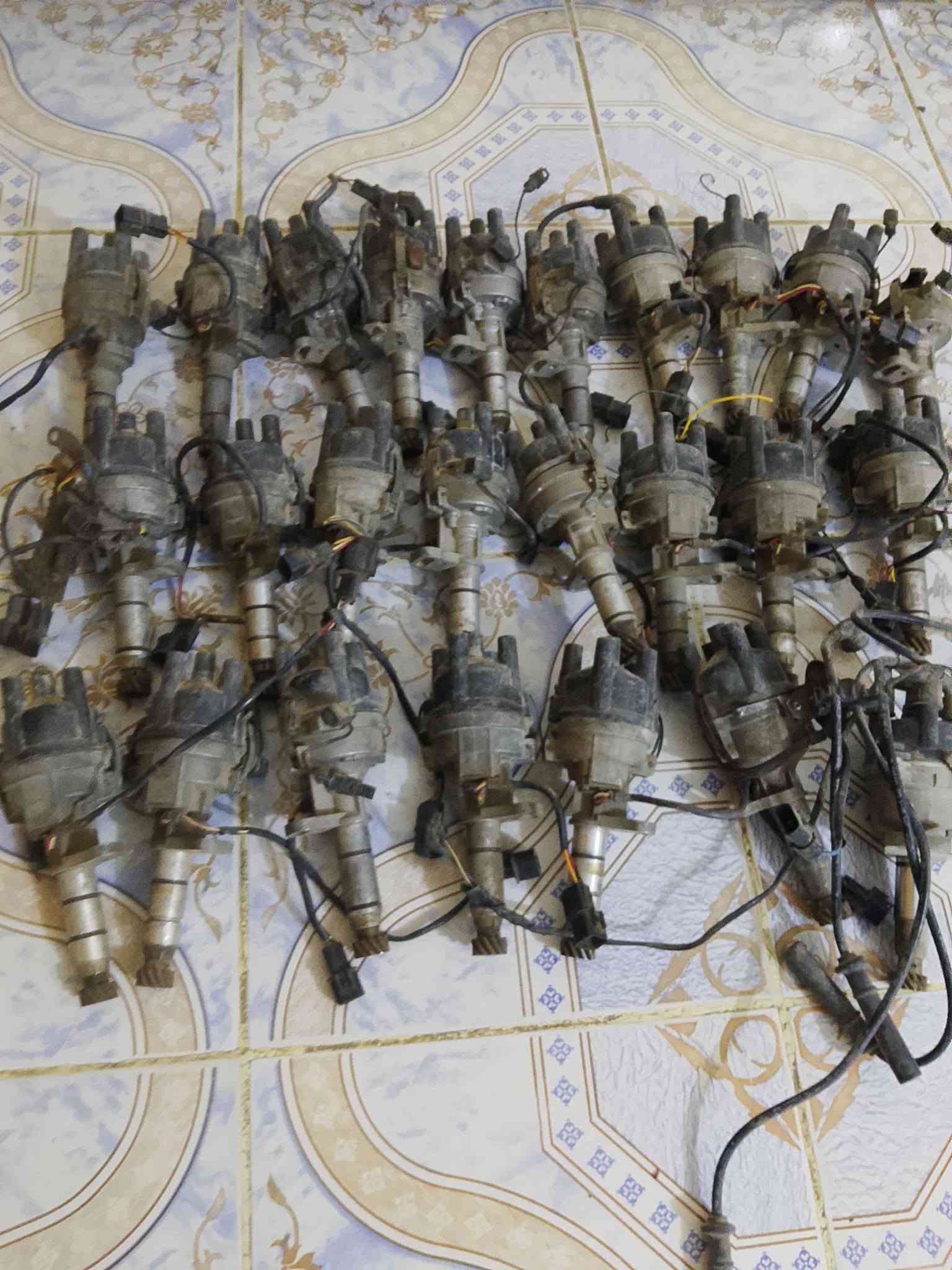 شلع ابيعهن كلهن سعرالقطعه 10الاف مفردمابيع ***********
