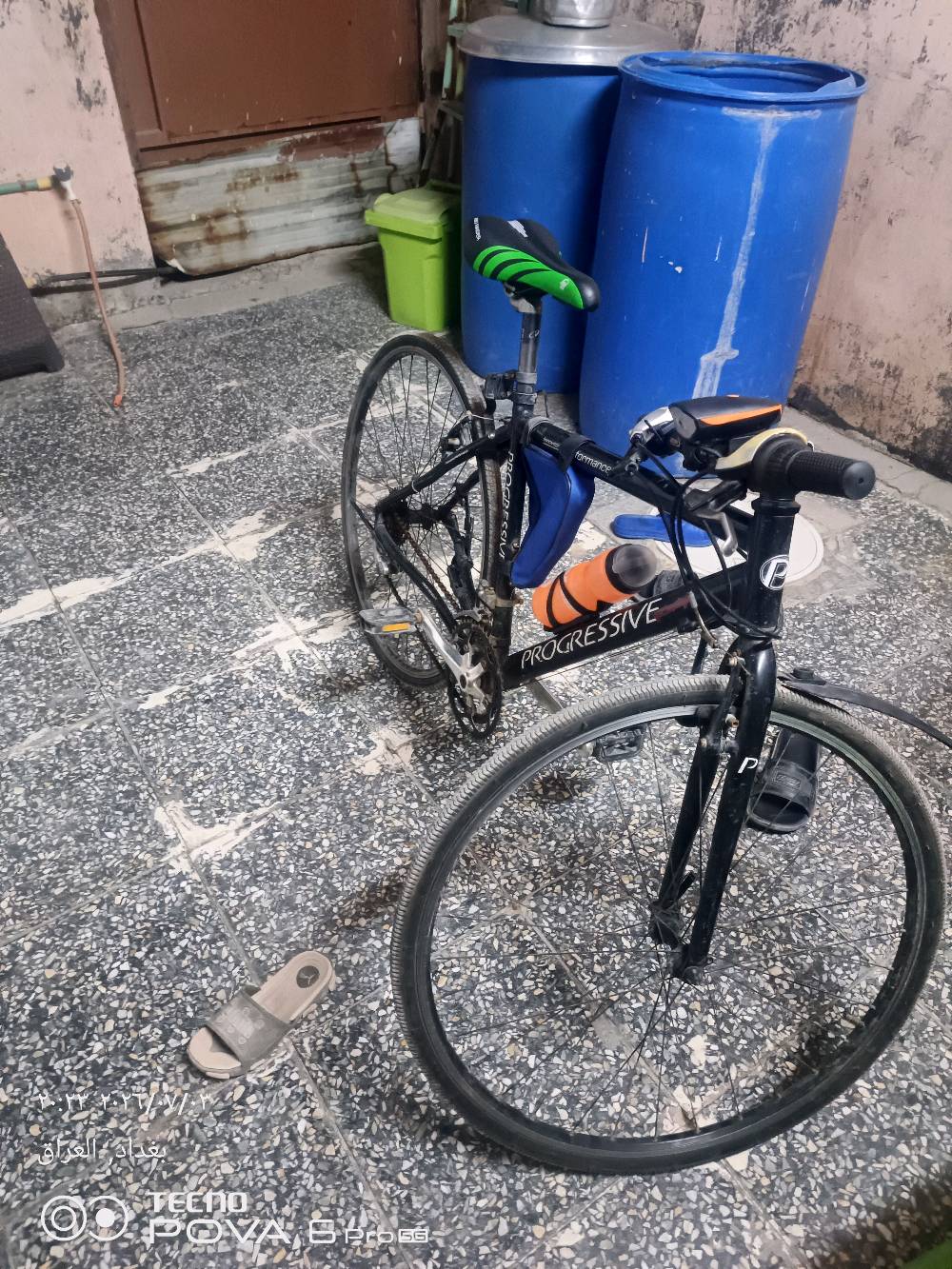 بايسكل هجين c700 نضافه 90٪ خامه المنيوم يعني أنسه شي اسمه زنجار 🚲🚲 عقرب جديد كلشي بي شغال انضف من الصوره كير شيمانو ماركه ياباني      PROGRESSIVEارجع وكول خامه المنيوم وزن خفيف ريشه بايسكل سباقات او اراضي صخريه، 👏 كشن رياضي خفيف المنيوم