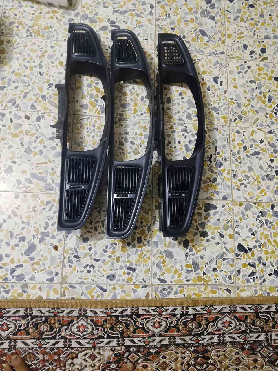 غراض النتره دمعه ومصطره حاويه بس لسمجات مستعمل للتواصل ***********
