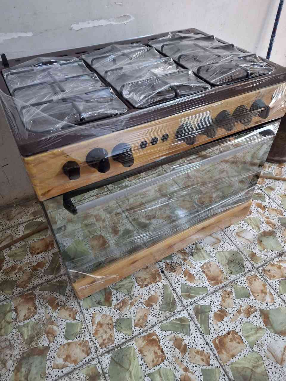 البيع طباخ يطالي نضيف جدآ شغال كامل السعر ٢٠٠ الف بي مجال بصيط العنوان بغداد طارميه اكو توصيل داخل بغداد ***********# واتساب
