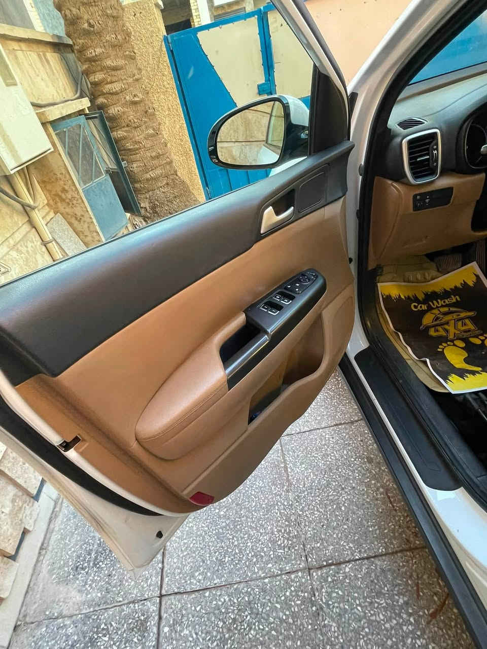 سبورتج ٢٠٢٠
محرك٢٠٠٠دوش

تحكم ستيرن

حساسات امامي وخلفي

كامره

مكفولة من الضربة والصبغ

السعر ١٩٠

وبيها مجال بسيط 

الاتصال ع الهاتف

***********
