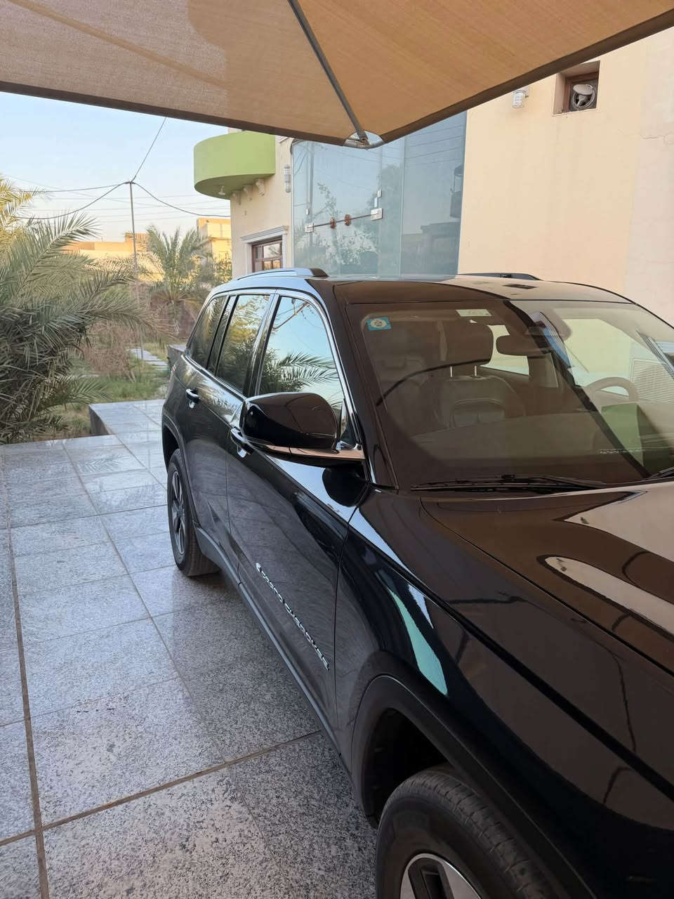 جيب گراند شيروكي لمتدد 4xe مديل 2024 بلگن هايبرد
( تكدر تستخدمهة شحن او بانزين او هايبرد حسب اختيارك ) 

مغلفة نانو ppf ب18 ورقة ضمان 10 سنوات 
 السيارة كاملة مكملة ماشية 50 الف كيلومتر مو ميل

مواصفات 3 شاشات مو شاشتين 
( شاشة العينة شاشة وسطية وشاشة امام الراكب )
كشنات جلد 
تدفئة ستيرن
تدفئة كشنات امامية و خلفية 
كشن ميموري 
صندوق كهربائي
رادارات 
نقط عمياء
دخول ذكي 
حساسات 
تثبيت سرعة 
تثبيت على المسار 
خرائط شرق اوسط
عليهة جميع لغات الشاشة 
( لغة عربي انكليزي وغير اللغات …..) 
انارة داخلية

السعر 275 ورقة قابل للتفاوض
باقي التفاصيل اتصل وتدلل 
***********
