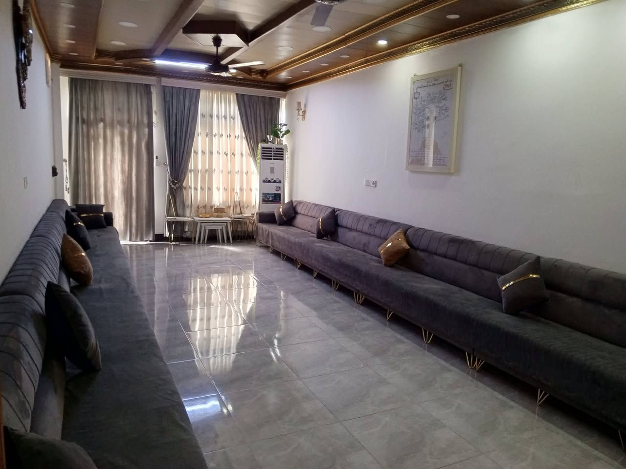 دار ملك 200م طريق جديده ركن قرب اسواق السجاد طابق ارضي مطبخ حار بارد 4غرف نوم ستقبال 5 في 10صاله4في10 صحيات خارجي وداخلي
طابق ثاني مشتمل معزول بابه وحد عن الباب الدار الارضي
***********
