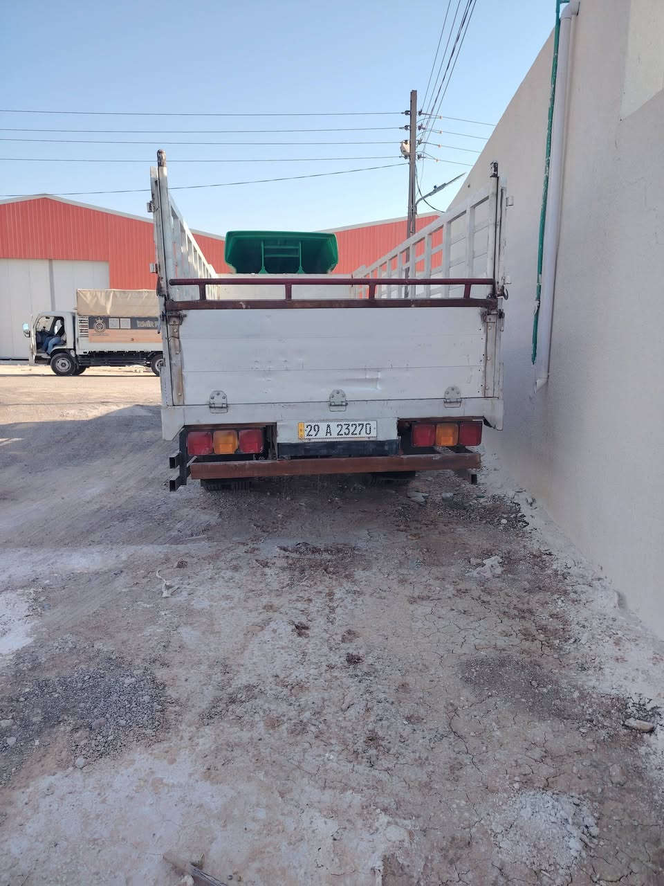هينو طيره للبيع موديل 93 رقم واسط *********** مكان الحله
