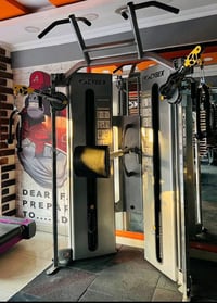 محتاج موظفة ريسبشن بجم نسائي للاستفسار 07760208835