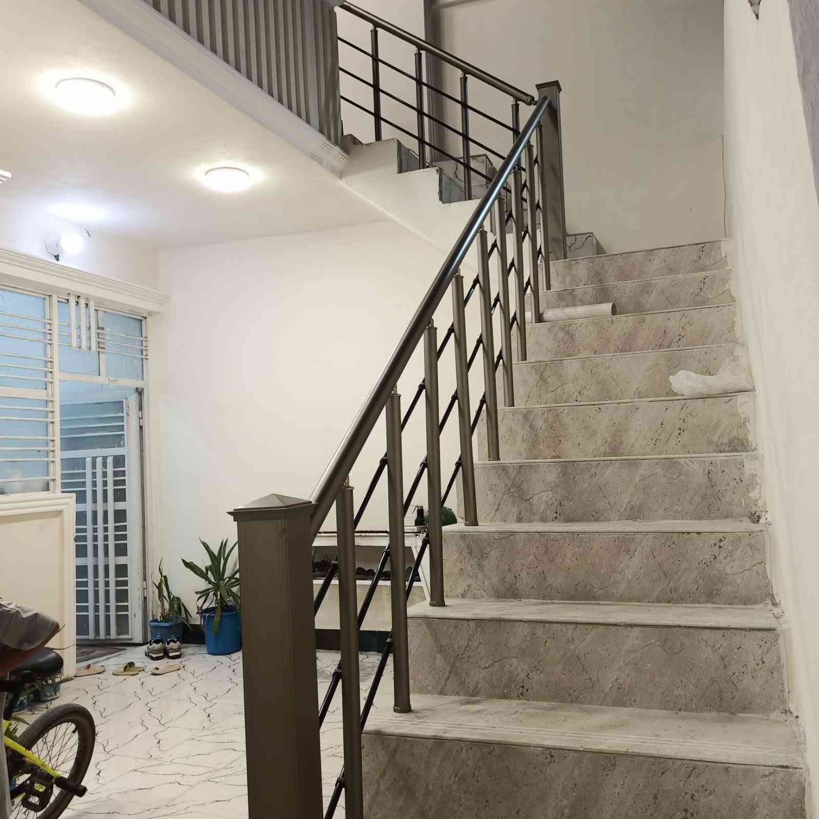 السلام عليكم,
⬅️ بيت البيع🏠➡️موقع بغداد 🌍↪️
⬅️ في منطقة طالب العلي ➡️
،⬅️النزاله الثانيه➡️
⬅️البيت مساحته 130متر،➡️
⬅️ واجهة6ونص ونزال 20. ➡️
⬅️طابوزراعي سند 25بي
 قرارمحكمه ➡️
⬅️تابع المقطع وشوف➡️
↩️شغل درجه اوله ↪️
،⬅️تفاصيل البيت من داخل➡️
أو الاتصال ع هذا الرقم 📞
*********** بي واتساب 
ابراهيم الغريري
