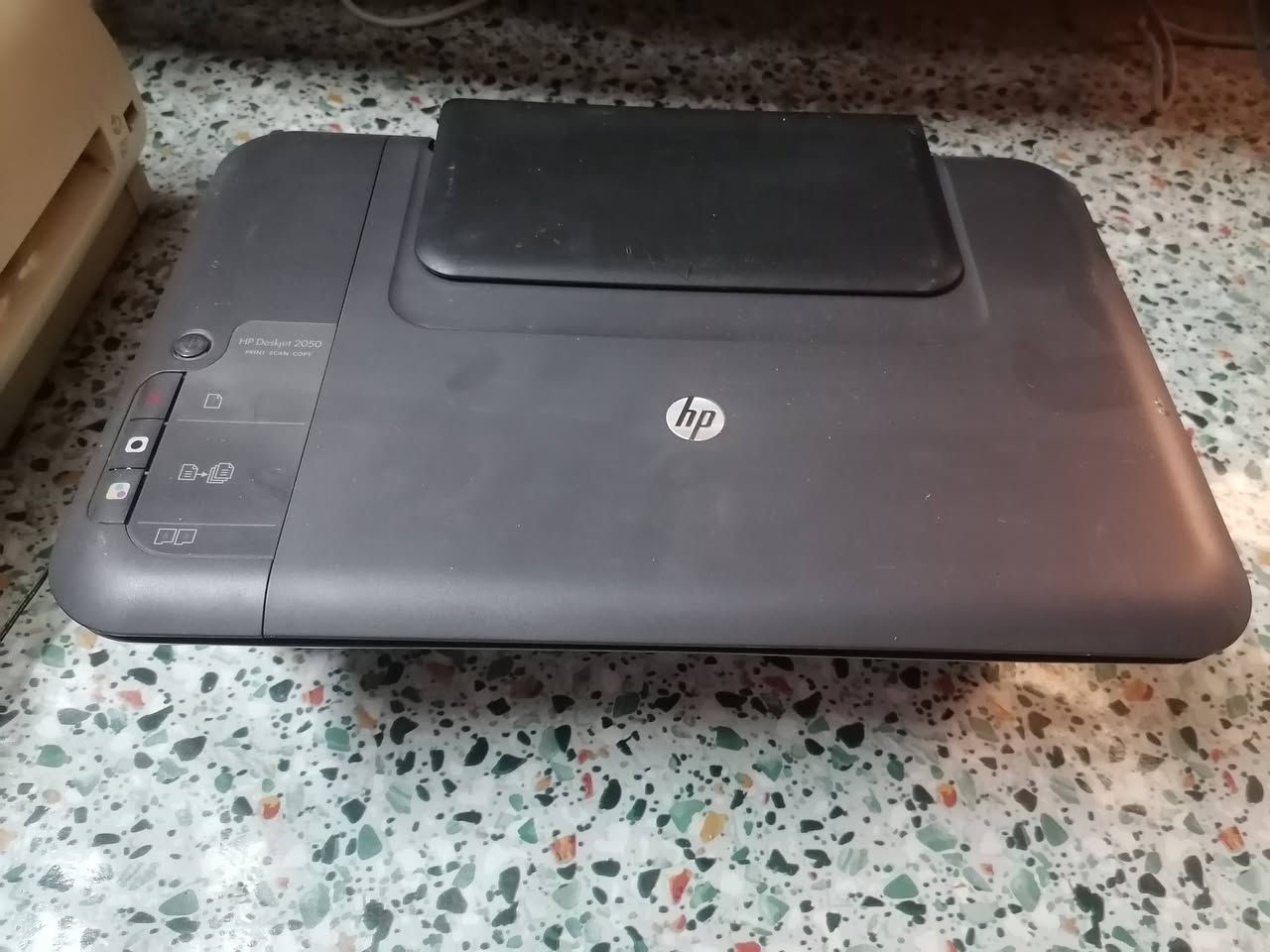 كانون Pixma MG2540s • HP DeskJet 2050 • كانون LBP1120