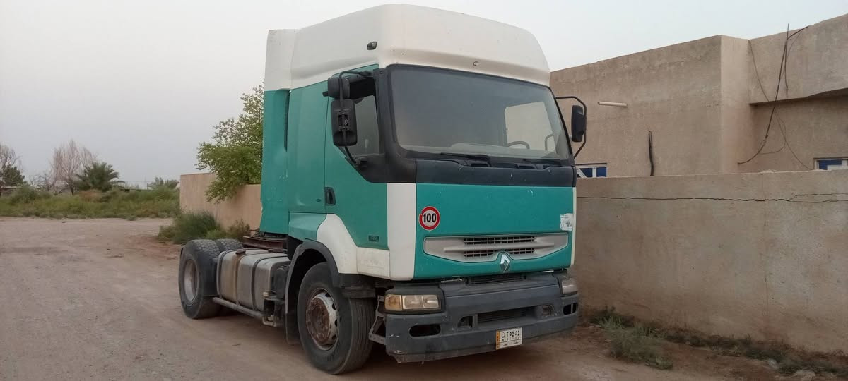السلام عليكم رينو للبيع موديل 2004 لسياره جاهزه تخم تاير مكينه لا تنقيص ولا تبخير كير جديد لسياره نضافه واحد على واحد دوشمه جديده غرفته فول ***********/***********
