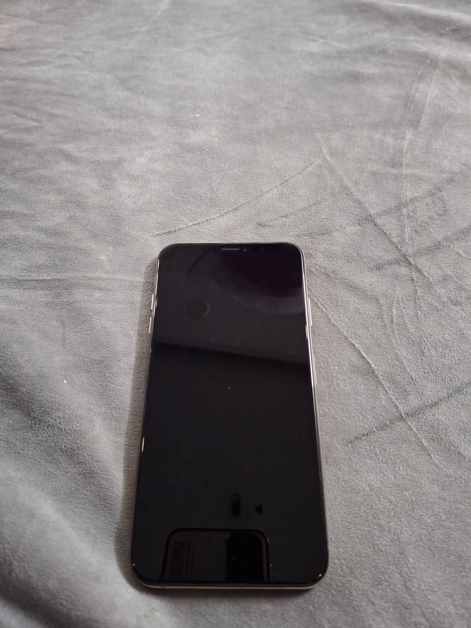 ايفون XS ماكس • ٢٥٦ • شاشه مبدلة
