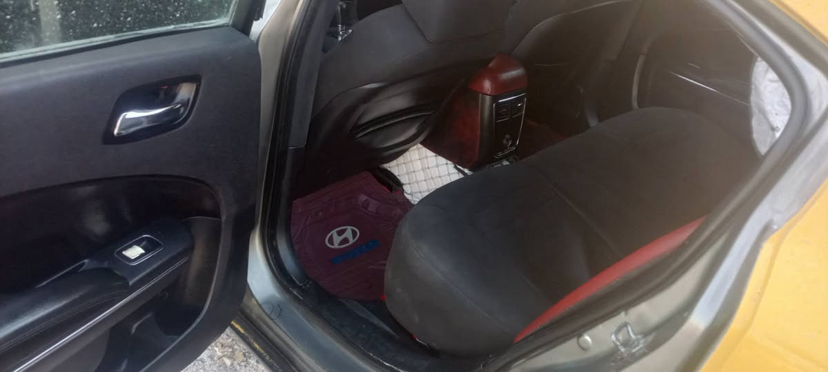 سلام عليكم تفاصيل داخل الصور عله غرامات ينزل من سعر12 ورقه سعر 120 بيه مجال شراي مراوس صير 
***********
