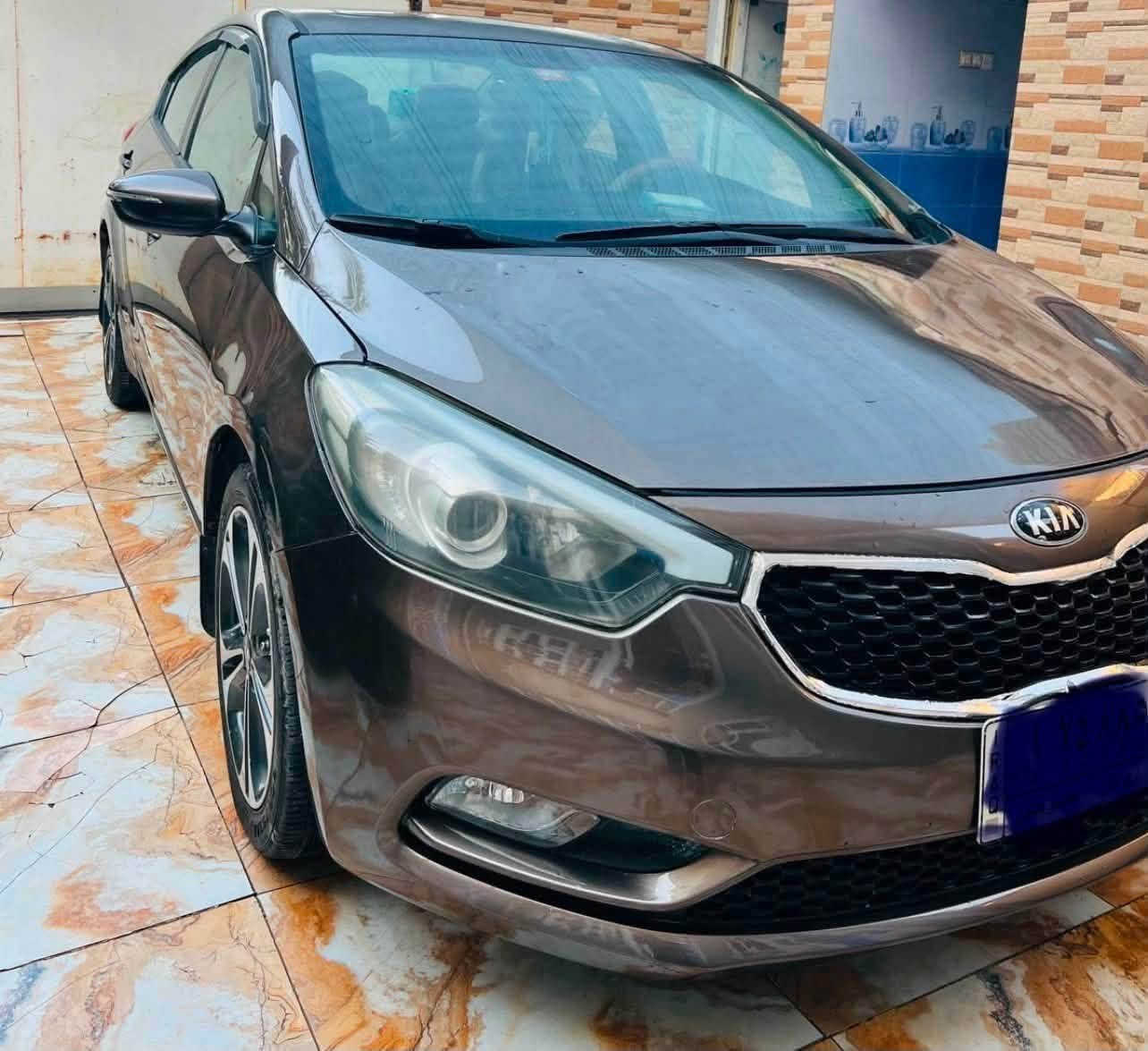 للبيع: كيا سيراتو 2015 خليجي فول مواصفات 🔥
المواصفات:
•  المحرك: 1600cc اقتصادي
•  فتحة سقف 
•  تبريد قطعتين امامي + خلفي ثلج
•  تحكم ستيرن كامل
•  شاشة لمس + كاميرا
•  حدادية جديدة
•  تخم تايرات جديد
•  مكينة وكير وتبريد شرط
•  السيارة باسمي تحويل فوري

السعر: اتصال 
المكان: [الناصرية] 
للاستفسار: ***********
