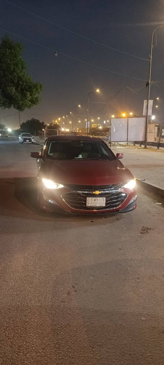 شوفر ليت ماليبو موديل 18 بريمر                              محرك 2000 تيربو ✈️ فول مواصفات.                           كير AT 9 نمر                                                                بانو رامة قطعتين.                                                               تبريد امامي خلفي ثلج.💨                                         كشنات كهرباء تدفئة تبريد.                                             ستيرن فول تحكمات+ تدفئة.                                         السيارة هواي مواصفات بيها و معروفة البريمر.                     السيارة جاهزة من جميع النواحي                                 حادث السيارة جاملغ+ بنيد.                                      السيارة مشروع وطني.  وبسمي شرط التحويل.               السعر المطلوب.  ( 93$  )                                     للاستفسار الاتصال ***********.
