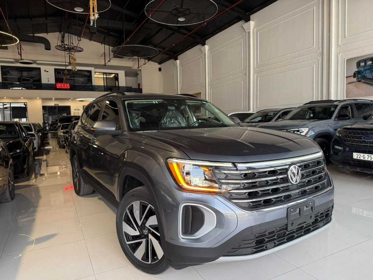 للبيع 
VW Atlas SE 2025
أطلس 7 راكب
وارد أمريكي 🇺🇲
بجم كبس ✅️
بدون إيرباك ✅️
رقم الشاصي مُرفق : ✅️
1V2WR2CA8SC570912

محرك 4 سلندر 2.0L توربو 

مواصفات SE: 
داخل جلد 
كشنات تدفئة + تبريد + كشن السائق كهرباء
تبريد 3 قطع 
شاشة تدعم Apple CarPlay + Android Auto
شاحن لاسلكي
لايتات LED ذكية تتحرك وي الستيرن 
نقاط عمياء
رادار أمامي 
كاميرا خلفية 
حساسات أمامية + خلفية

ماشية 19 ألف 

مكان السيارة أربيل 

السعر 25.000$ 

للإستفسار 
*********** إتصال أو واتساب

