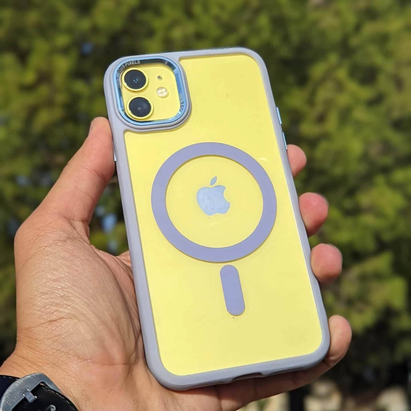 🔸 ايفون 11 عادي
🔸 ذاكرة 128GB
🔸 نضافه %90
🔸 مبدل بطارية فقط
🔸 لون أصفر مميز 💛
🔸 تك سيم

💵 250 — وبي مجال

📲 واتساب: ***********
@highlight

نص مكتوب في الصور:
- 12:19 99 About Name iPhone > iOS Version 26.6.2 > Model Name iPhone 11 Model Number MWM42J/A Serial Number DNPZ93D9N73H Coverage Expired > Parts & Service History > Songs 0 Videos 8 Photos 64 Applications 18 Capacity 128 GB
- 12:19 99 Parts & Service Parts and Service History is collected by Apple and shows information, status and repair details for this iPhone. Learn more... SERVICE HISTORY Battery Unknown