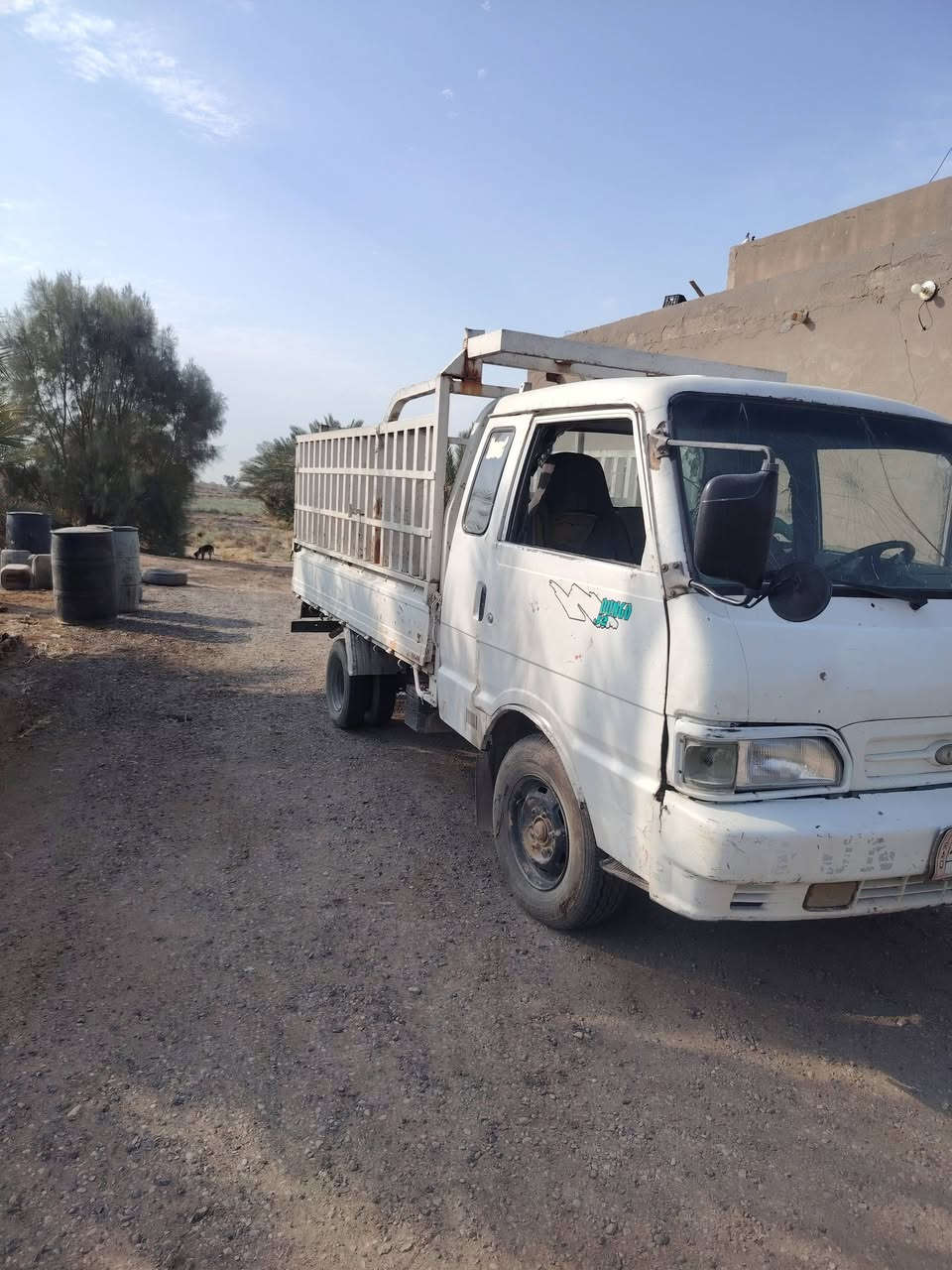 السلام عليكم كيا موديل 95رقم بغداد سنويه 27مكان بابل شوملي مكفوله من كير واكس ومحرك وشاصي سعرها 40وبيها مجال ***********
