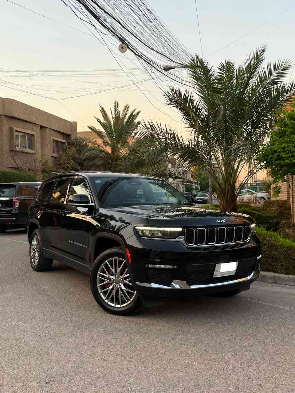 السلام عليكم 
جيب 2023 Limited اعلى فئه فول 1/1 
بدون اي ايرباك
رقم بغداد 
موصفات 
بانورما 
بصمه 
بصمه ابواب 
جنطه كهرباء 
سبعه راكب
كشنات منفصل 
رادارات فول 
انظمه قياده 
فورويل 
كشنات خلفيه منفصله 
كشنات ميموري 
قياده ذاتيه 
حساسات 
توقف ذاتي 
اوتو بارك 
اوتو هولد 
كشنات اماميه خلفيه تدفئه 
شاشه كبيره 
سستم صوت 
كامرات داخليه
ستيرن تدفئه 
وبعد بيها هواي مواصفات

سياره وضع الزيرو بعدها بالجيس گير ومحرك وصدر وتبريد كلهن كفاله عامه وتخم تاير جديد دينار متصرف عليها يعني سياره ما شاء الله كلش جديده 

سياره بدون اي حادث او ضربه جتي بيها قطع مسروقه ومشدودات قطع اصليه لا صبغ ولا قطع تجاريه كلها قطع اصليه بشرط السونار بيبان وجاملغات وبنيد كله اصلي وبدون صبغ يعني السياره كلها 

رايدها ب255 وبالعافيه على الياخذها ورجاءً اذا مو شراي لتعلق وتعبني كلمه طيبه منك واعبر المنشور حبيبي انت كلشي اكو بالسوك 🤍
مكاني الوزيريه
للاستفسار ***********
