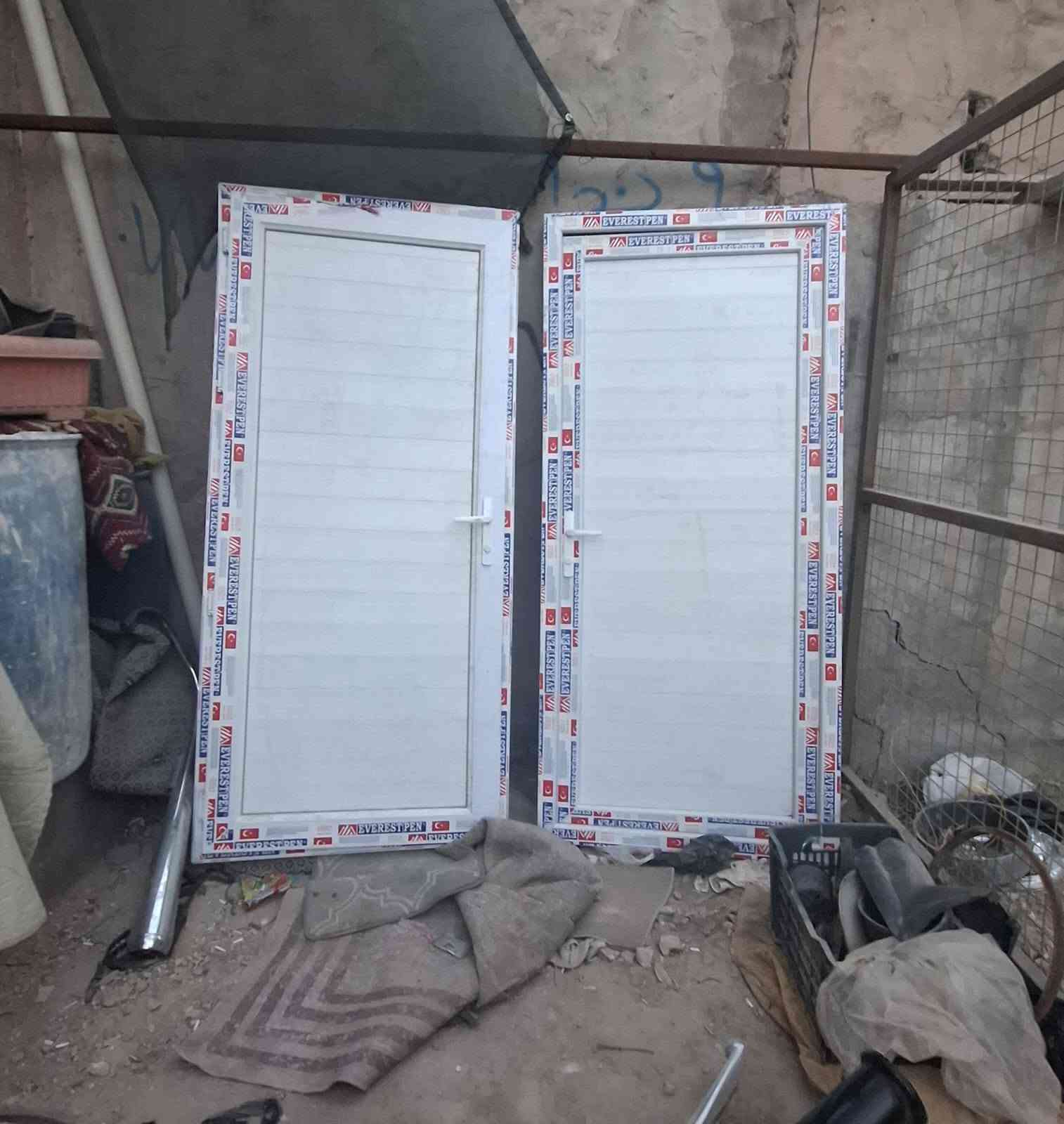 يوجد بيبان بي بي سي جديد غير مستعمل
كامل فقط كبل اشده 👆👉 القياس العرض 95صافي
ولطول 2متر او 7سانتين 👍 السعر 180بي مجال قليل 
كربلاء الحولي نزلت المدرسي ***********صاحب الغراض 👆👉
