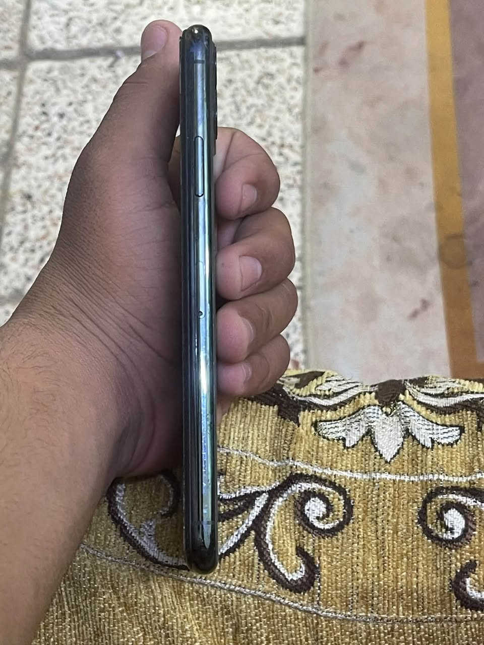 سلام عليكم 
آيفون ١١برو ماكس 
ذاكره ٢٥٦
بطاريه ٧٤
الجهاز مبدل فقط شاشه 
والشاشه نوعيه حلو 
صرف قليل 
للبيع أو مراوس اعلى منه 
وفرق عادي 
مكاني بغداد البلديات 
***********
