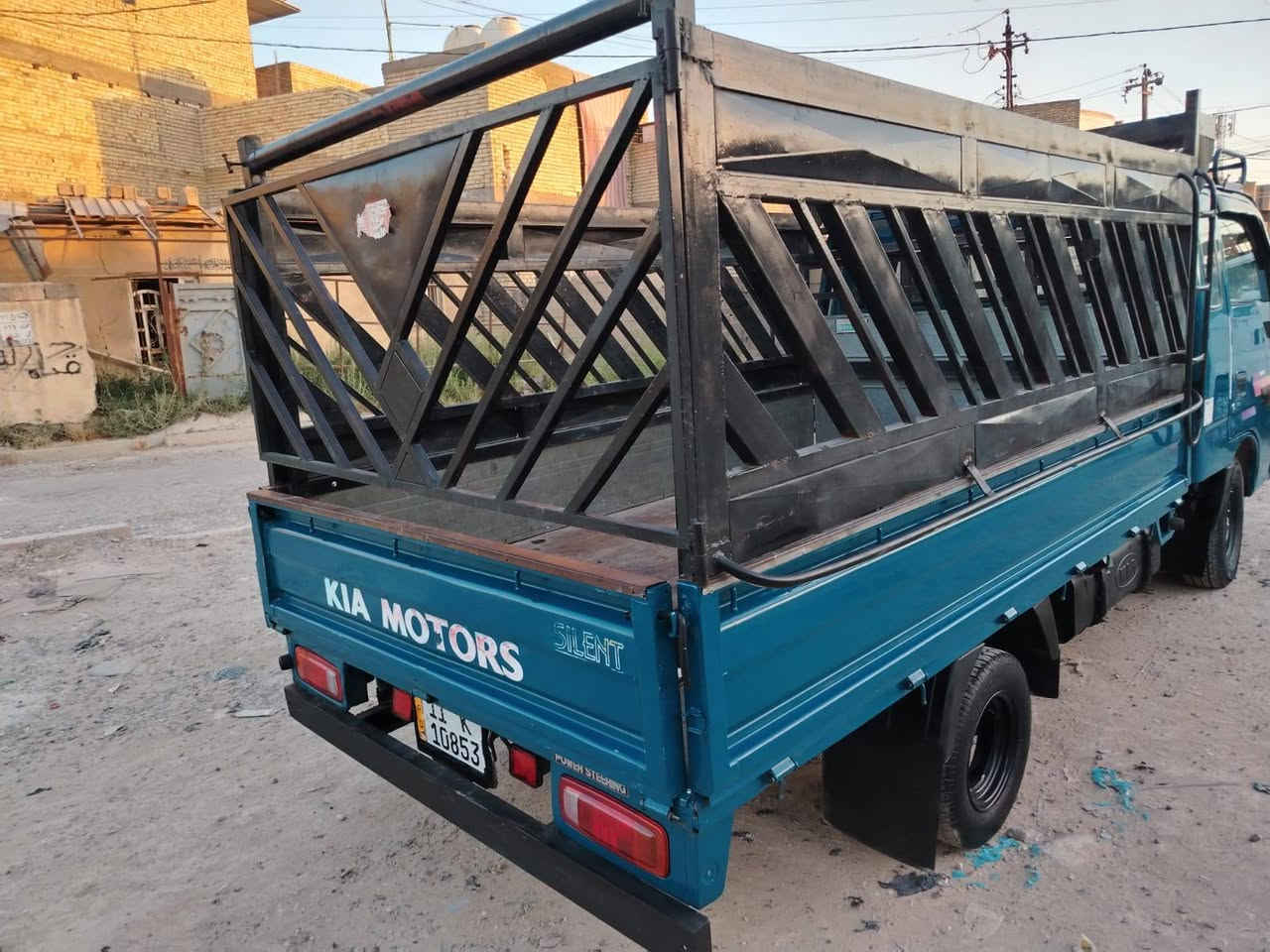 سيارة موديل 2000 جاهزة مكفولة كير مكفول السعر ٨٠بيها مجال الرقم ***********

