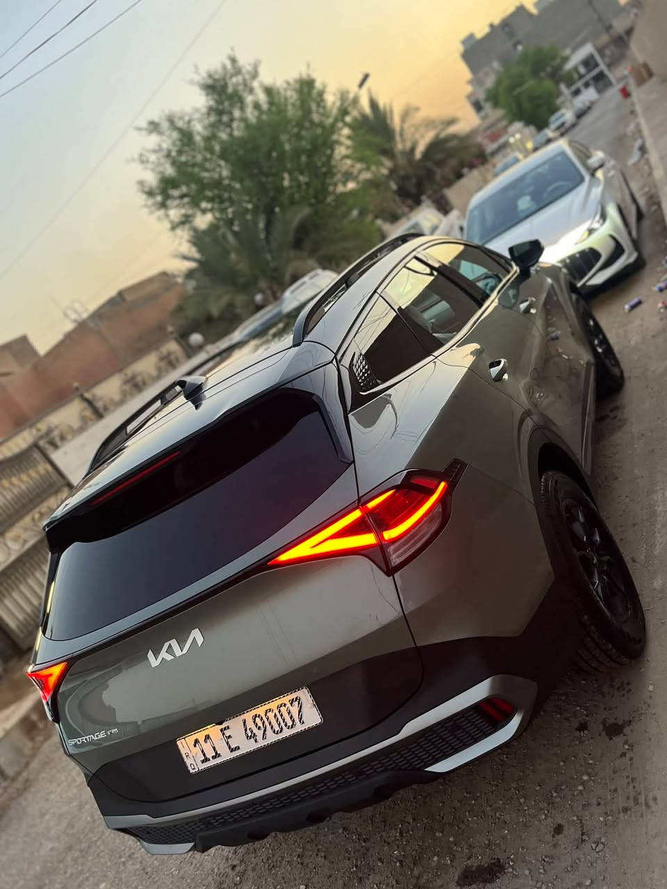 السلام عليكم
كيا سبورتج 2024 x pro 1/1 رقم بغداد باسمي
لون زيتوني مميز بدون تبديل بدون صبغ حادثها فقط دعامية امامية بدون دواخل وايرباك سستم والسونار وصور الحادث بالمنشور
ماشية 43000mi مشي امريكا فقط جديدة كلش 
مواصفات بانوراما مكينة 2.5 فور ويل كشنات جلد تدفئة وخزن ميموري رادارات امامي وخلفي وجانبي جنطة كهرباء تشغيل عن بعد نظام صوت harman kardon وباقي المواصفات المعروفة 
سعر السيارة 20,200$ بيها مجال بسيط 
مكانها بغداد السيدية
‎*********** علي
