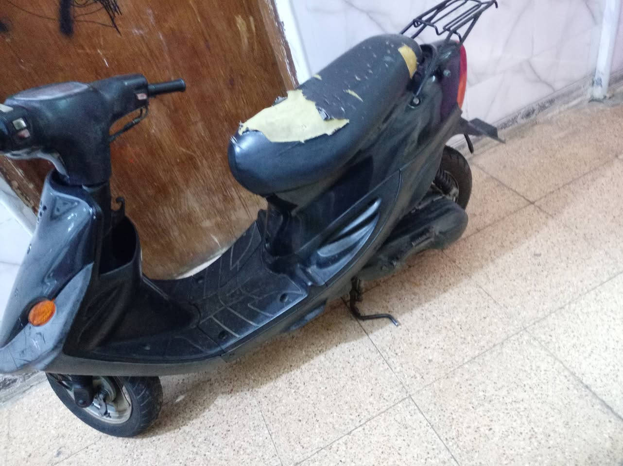 سلام عليكم  يومه لبيع مكفوله سعر  اربعميه وخمسين بيه مجال قليل مكان شارع بغداد سريه وصراي***********
