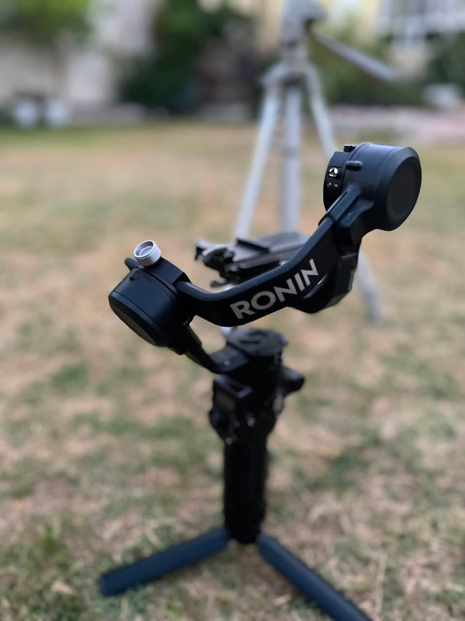 البيع  RONIN RS2 Pro
نضافة 80%
يحمل 2ونص كيلو 
سعر🔥
واتساب ***********
وخاص مستعجل على البيعة
