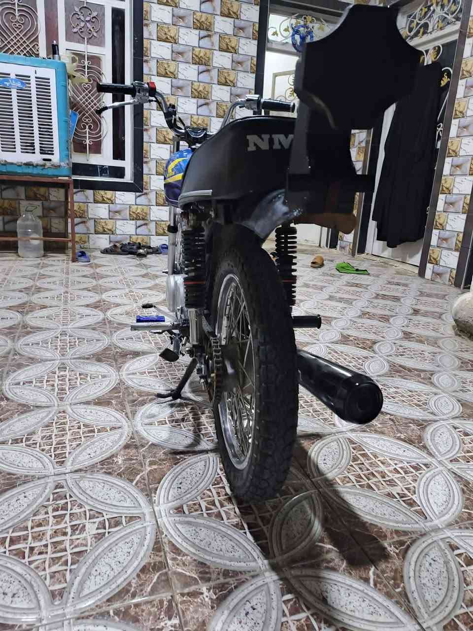 سلام عليكم دراجه مكينه شلامجه اصلي ناشفه وحلوه اي صوت مابيها دراجه طستها تخبل دراجه نضيفه كلش سعر 390 وبيها مجال  مكاني حله سياحي ***********
