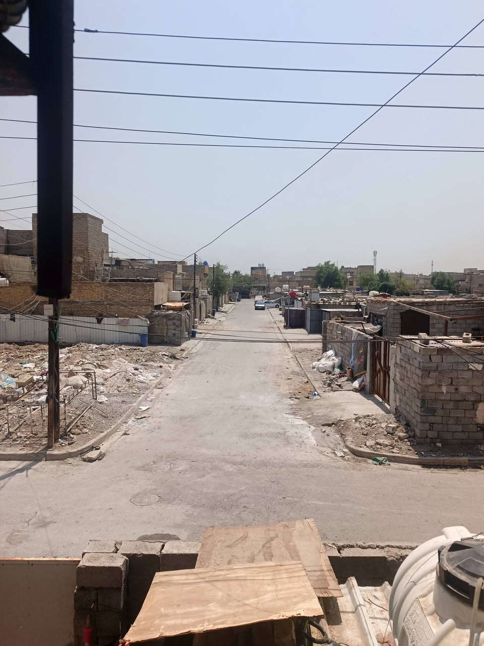 السلام عليكم  دار للبيع بغداد  الحسينيه  الراجديه  قرب مستوصف خدمات مسقط يحتوي علا طرمه وصحيات واستقبال ومطبخ حولي  وحمام وغرفه نوم
الطابق الثاني يحتوي علا 3 غرف نوم اكبار وحمام و حولي كبير والبيتونه كبيره تصلح 
و سطح امامي كبير بي بلوك ما مبني وعدك غرفه فوك بل اخير ما ممبنيه بيه بلوك بس بنيان عوزه للاستفسار ***********
السلام عليكم  دار للبيع بغداد  الحسينيه  الراجديه  قرب مستوصف خدمات مسقط يحتوي علا طرمه وصحيات واستقبال ومطبخ حولي  وحمام وغرفه نوم
