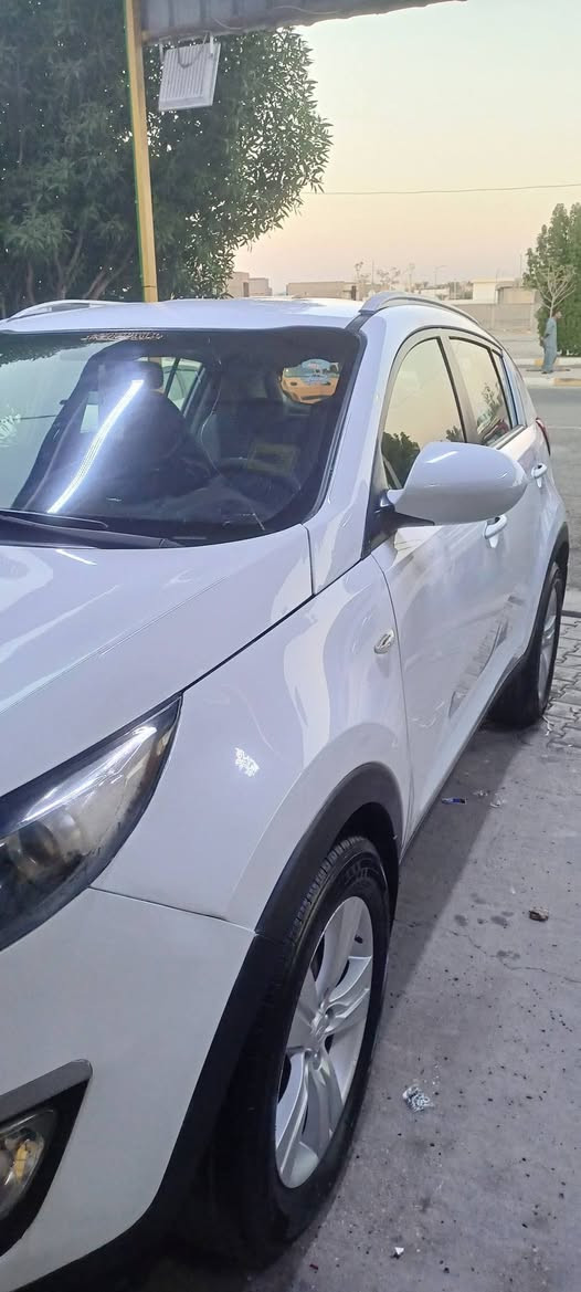السلام عليكم سبورتج خليجي14 بيها بنيد صبغ وربع جاملغ يمين ويسار بي شبر جان تكحيل بي محلو وراعيها صابغها ونطاني صور قبل الصبغ وسونار موجود سياره جاهزه كير محرك تبريد صدر تخم تاير سعر 115 ومستعجل عل بيع مكان سياره هيت شراي يتصل ***********
