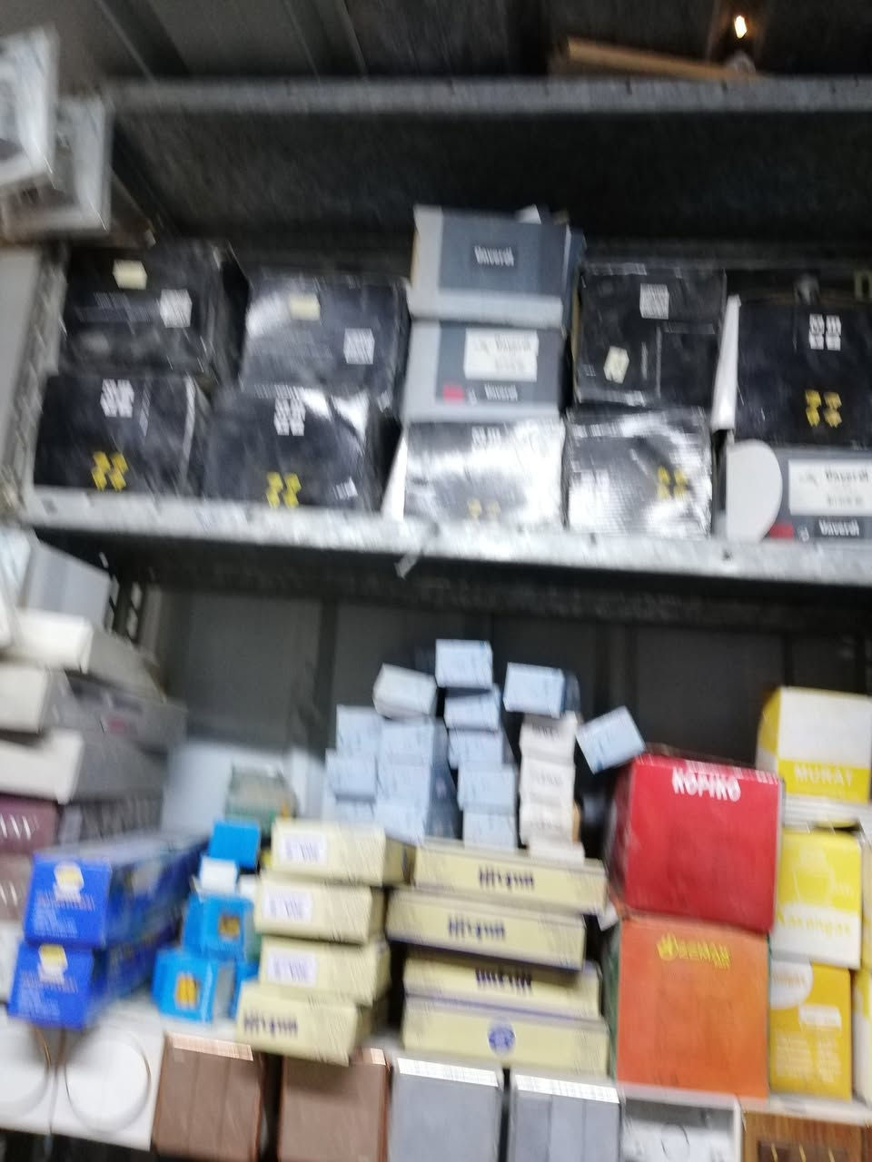محل لبيع بغداد حي العامل قرب مسبح الرافدين *********** واتساب سعر ٦٥٠٠ مليون دكسن رفوف عدد ٨ ميز ٣ طباقات وياهن
