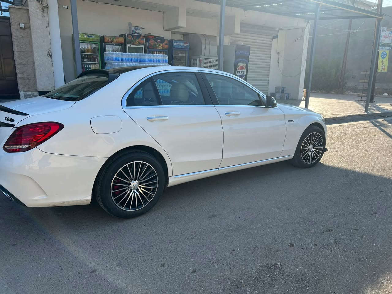 c300  
موديل 2017 
ماشيه 61000 كم 
حادثها تبديل جنطه فقط وشويه صبغ بالجاملغ الخلفي ( رش على كد شبر بدون معجون) 
والتقرير مرفق مع الصور
بدون ايرباك  السياره جديده وأي نقص مابيها 
العنوان الكرخ
***********
السعر 21$
