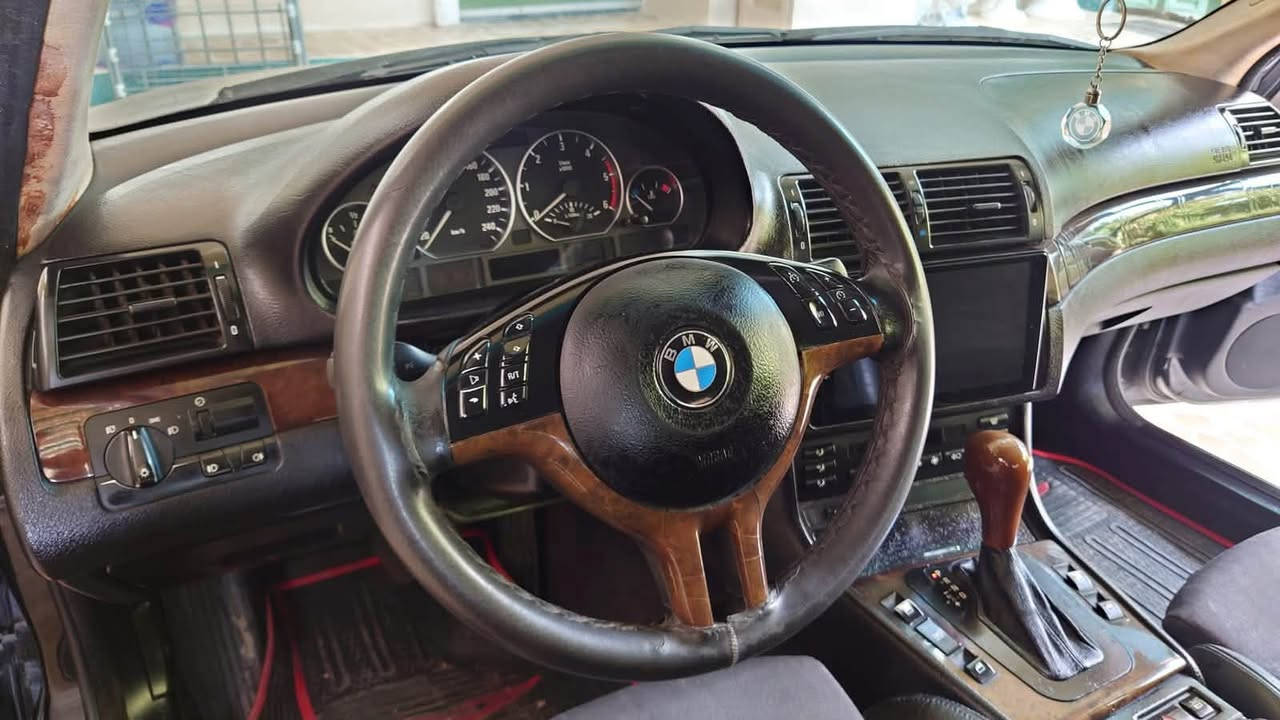 ا
‎وارد ألمانيا أصلي بلادي BMW E46 330d 
 2002 موديل محدثه 2004 
‎رقم اربيل انكليزي تحويل شرط 

‎السياره فول مواصفات :: 
محرك ديزل ستة سلندر 2500 توربو 
داخل صاج ملكي 
‎تحكمات ستيرن 
‎مثبت سرعة
مايكرفون و بلوتوث 
تبريد شغال 
‎كشنات M جلد اسود تدفئة 
‎مانع انحدار و انزلاق 
‎بردة خلفية بلادي 
موبايل خلوي 
‎سيدي جنجر 6 اقراص 
‎ جام كهرباء اوتو 
ويل 18 M تو سايز
‎لايت اوتو و سوارات ملونة 
‎شاشة اندرويد 
‎كير اوتو ثلاث وضعيات A M S 
‎وباقي المواصفات مال e46 معروفه 

محرك ديزل صوته ناعم مثل البانزين بيها ربع باب ورا النفر بارد وسنوية جديدة 
سيارة  اقتصادية جدا بالكاز للعلم 
 و بيها حصة مال منتجات كل يوم ويوم  40 لتر  هذا الموديل محركه جدا قوي  ومايعطل و غراضها متوفرة بالشمال وبغداد و  الجنوب 

وياها قطع غيار أصلي  مستعمل موجودة للبيع من عدا سعر السيارة 

السيارة مسويله ادامه كامله باتري جديد شادلها فلاتر جديدة و فيول بمب جديد وداينمو جديدة حدادية و صدر جديد طخم دسكات أمامي وخلفي جديد 
 السياره متعوب عليها وبلعافيه على الياخذه السياره معروضه ب 75 
ورقة وبيها مجال للشراي   تواصل خاص او واتس اب *********** 
مكاني الموصل
الأيسر
