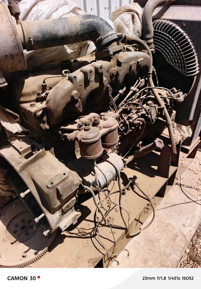 مولدات للبيع افيكو
٤ سلندر شغاله وجاهزة راس توليد ٦٥ كيفي 
٦ سلندر كاطعه كرنك بدون راس توليد 
مكان حله 
رقم صاحب المولدات ***********
مكلف بالنشر
