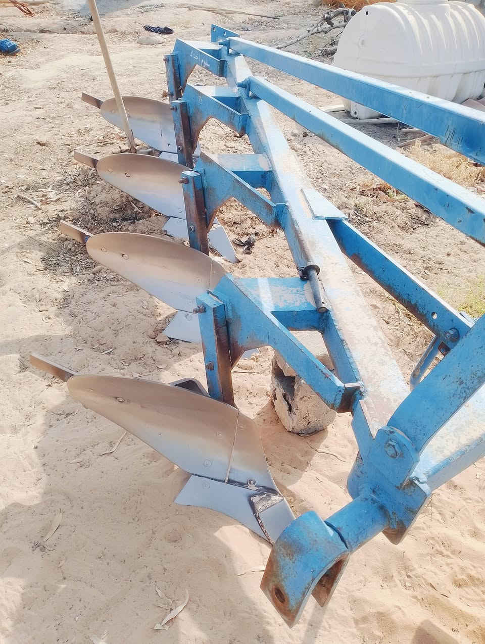 سلام عليكم  للبيع فدان  رباعي حجم 14 سلوم مشتغل موسم واحد فقط مكان نجف للاستفسار اكثر ***********
