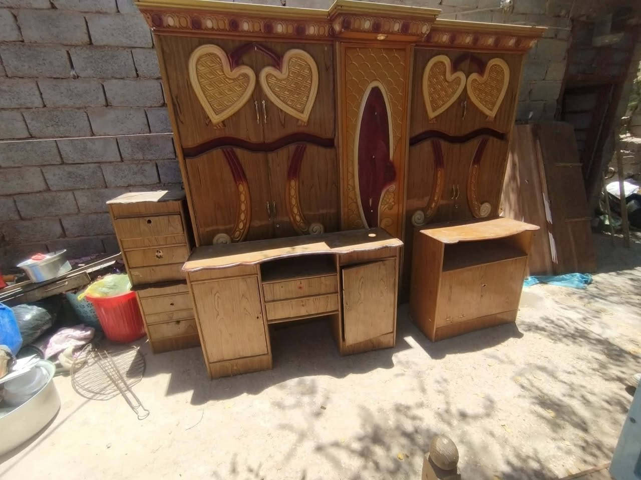 السلام عليكم 
بسبب الوعود الكاذبة اعيد النشر 
غرفه اخشاب للبيع
ابيعها ع اسكاطها ب250 
الي يريدها يتصل 
***********6
مكاني كربلاء الطاقه
قرب مستشفى التركي
